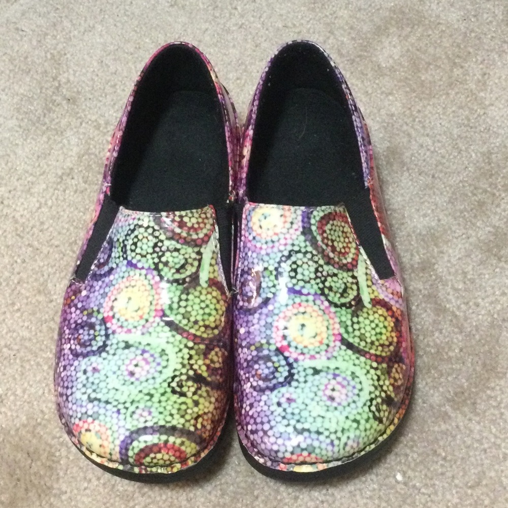 Nursing clogs